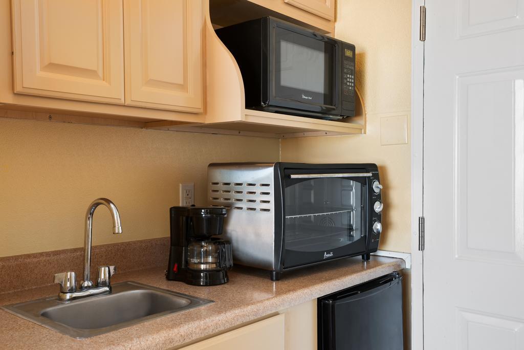 Howard Johnson By Wyndham Ocean City Oceanfront Bagian luar foto