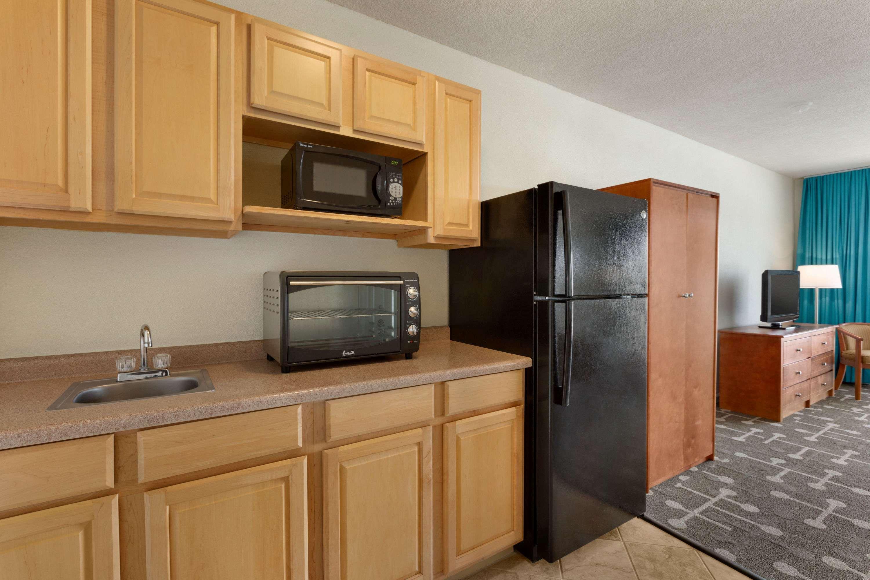 Howard Johnson By Wyndham Ocean City Oceanfront Bagian luar foto