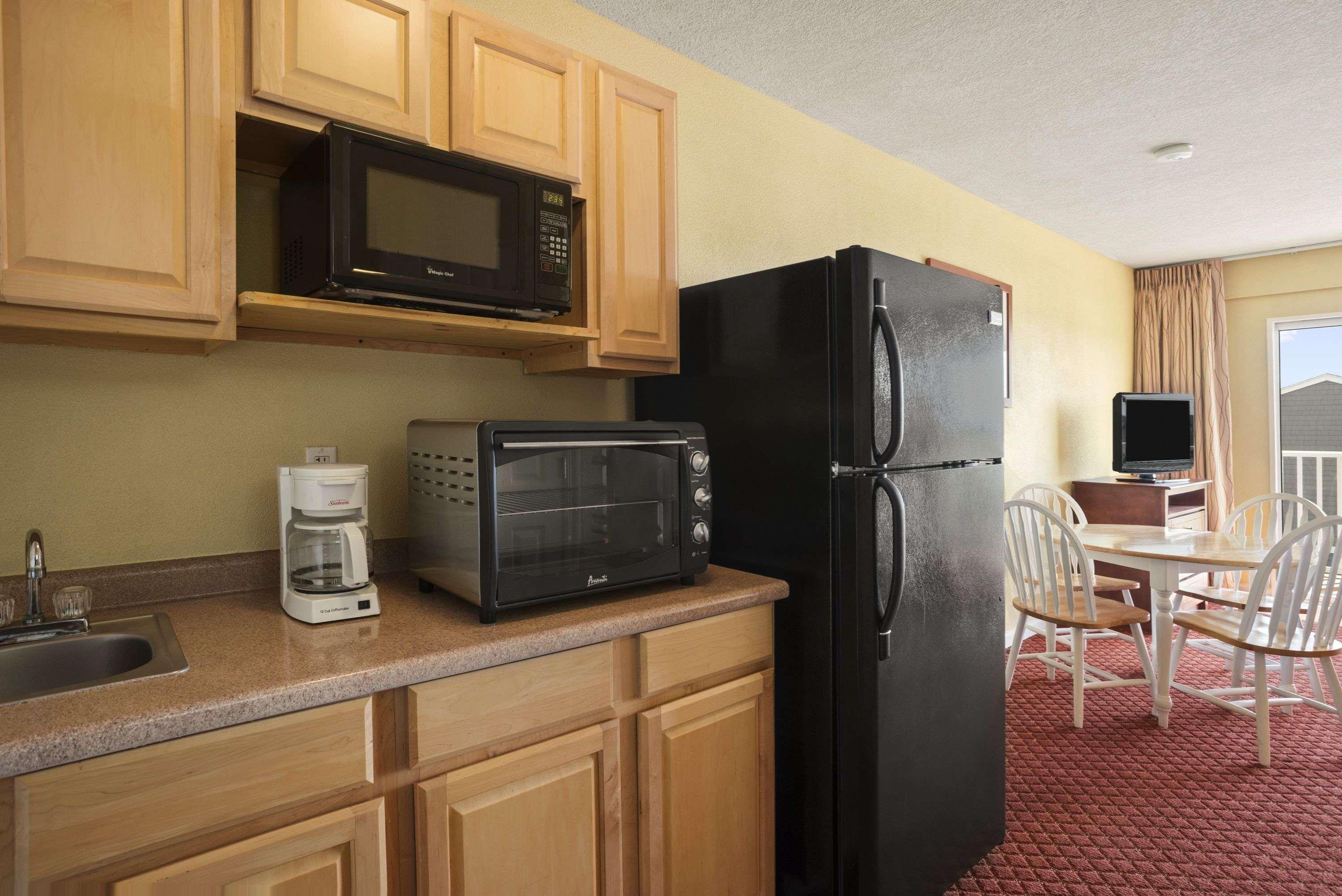 Howard Johnson By Wyndham Ocean City Oceanfront Bagian luar foto