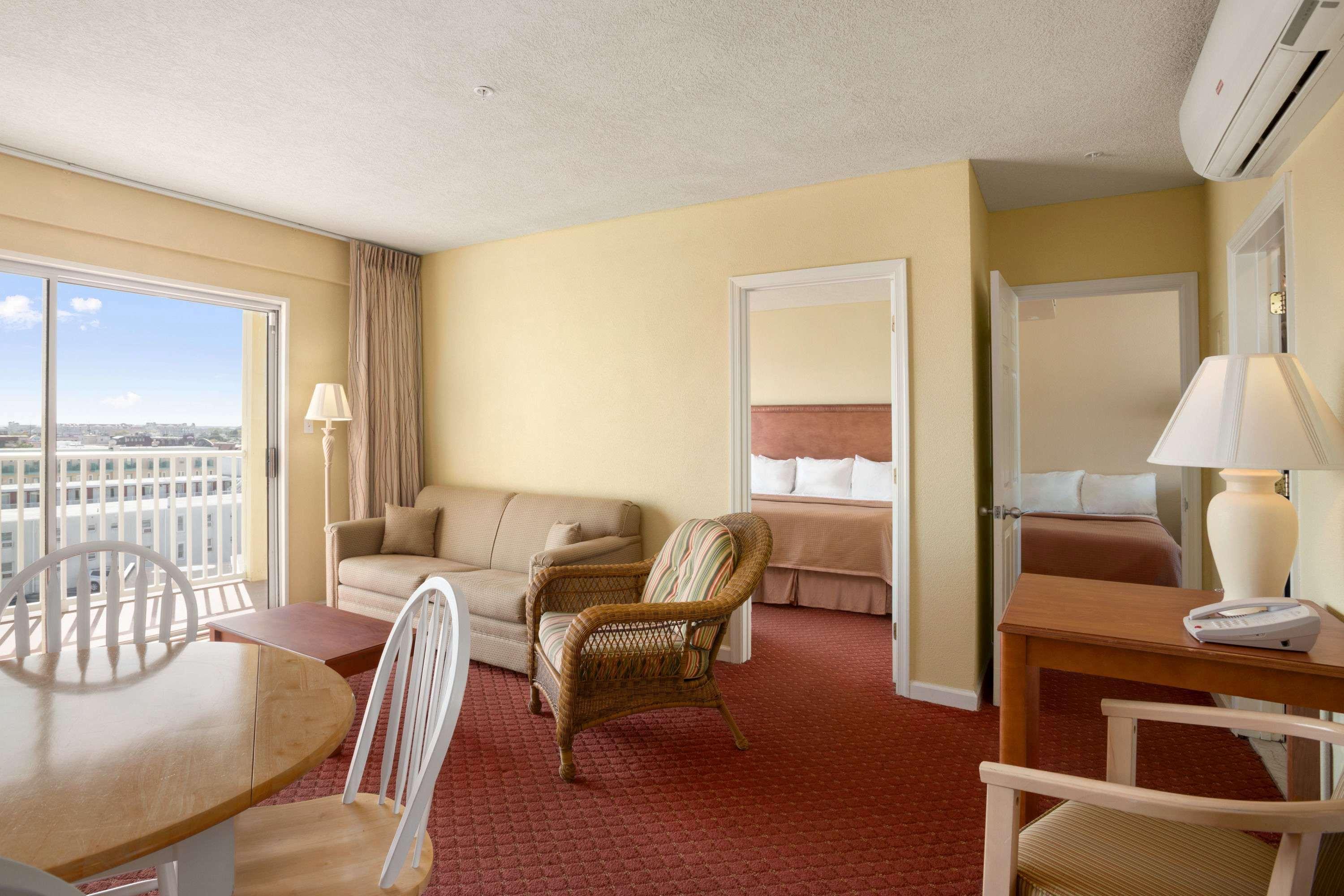 Howard Johnson By Wyndham Ocean City Oceanfront Bagian luar foto