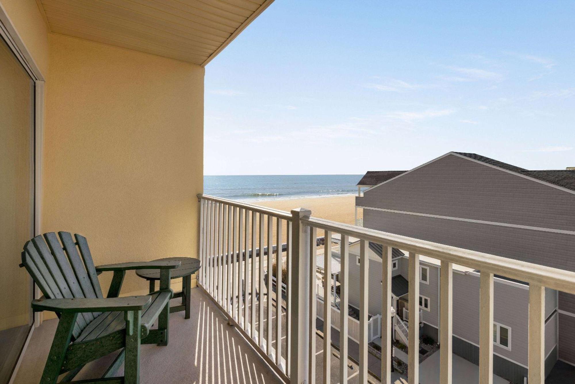 Howard Johnson By Wyndham Ocean City Oceanfront Bagian luar foto