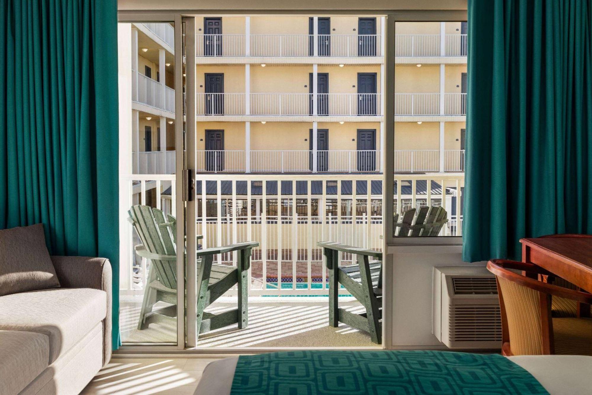 Howard Johnson By Wyndham Ocean City Oceanfront Bagian luar foto
