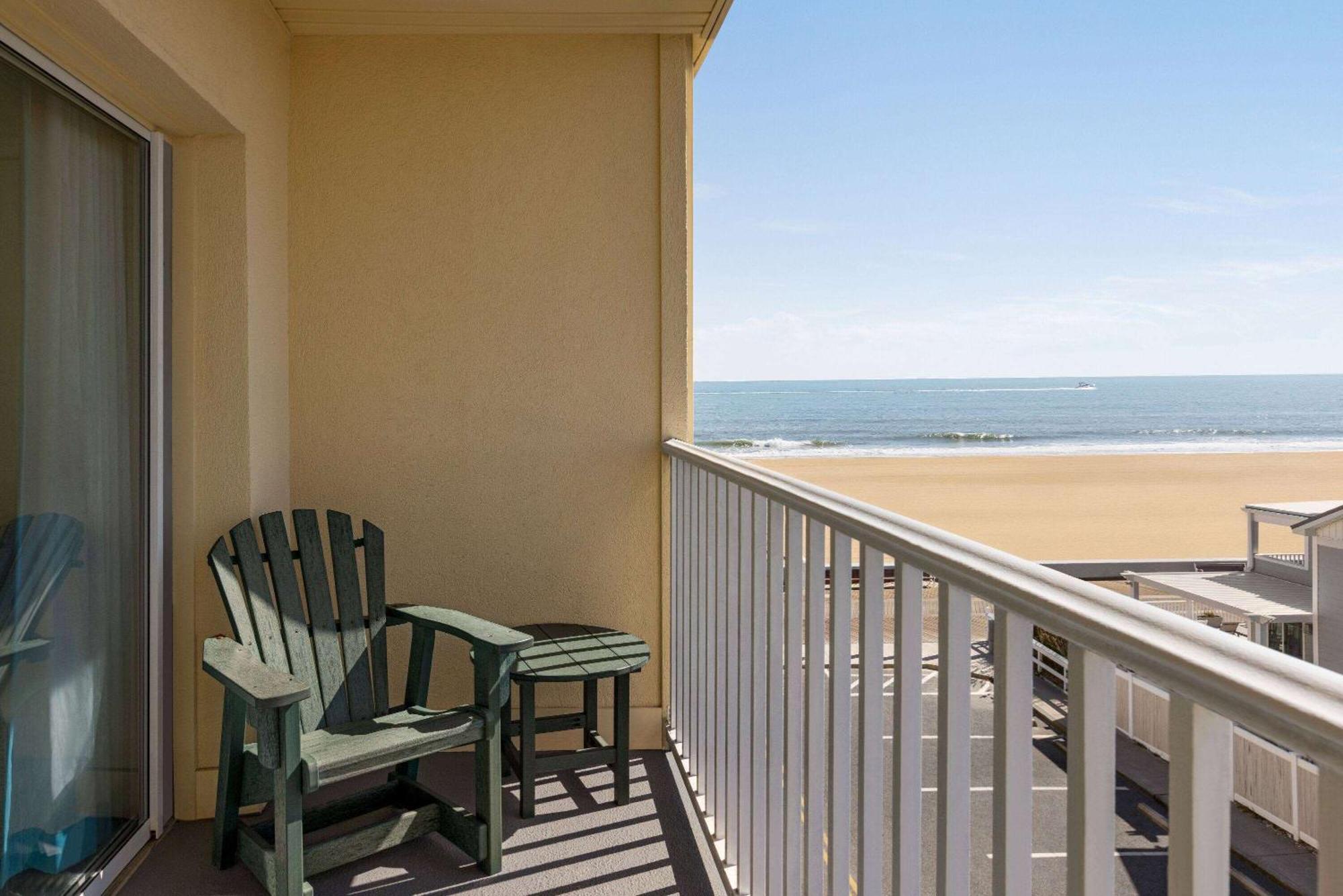 Howard Johnson By Wyndham Ocean City Oceanfront Bagian luar foto