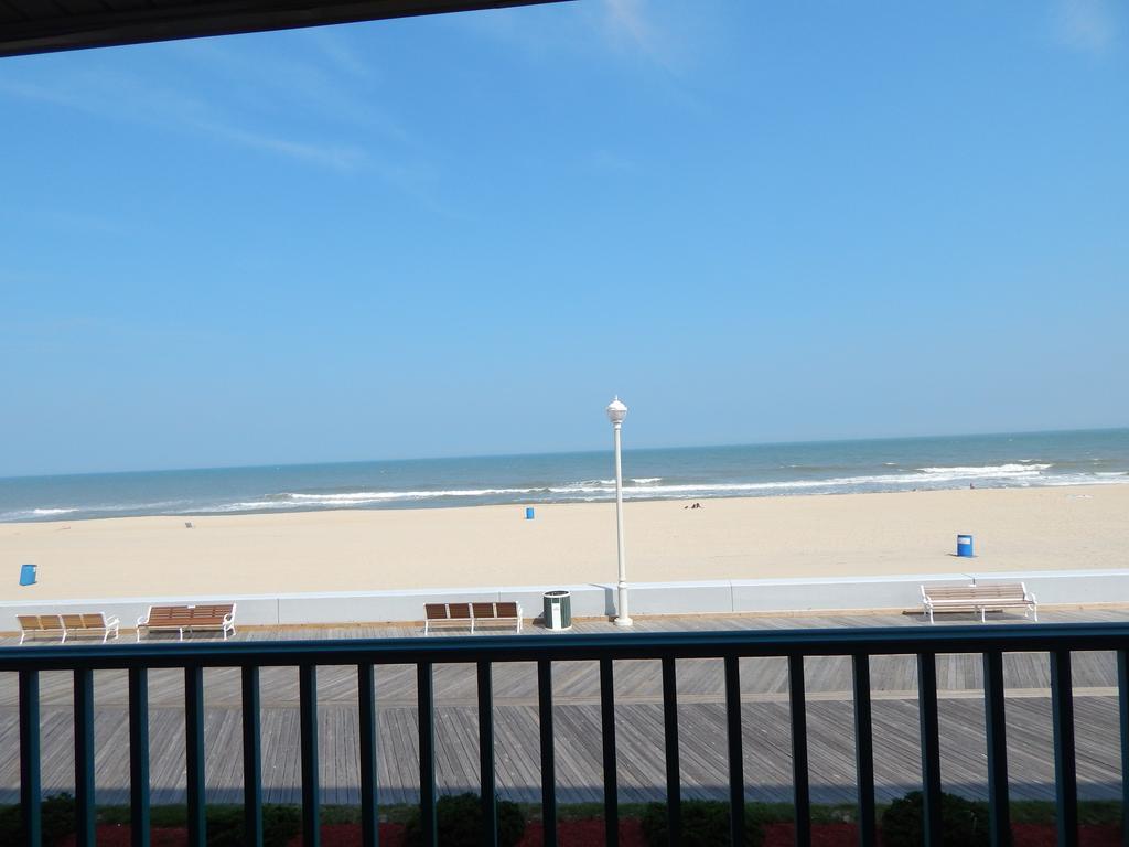 Howard Johnson By Wyndham Ocean City Oceanfront Bagian luar foto